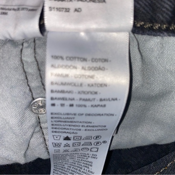 Levi’s Distressed Black Denim Shorts - Picture 9 of 11